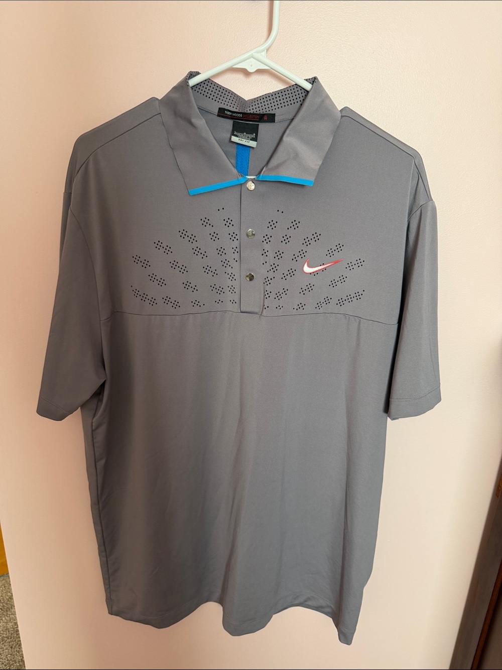 Nike Tiger Woods Men’s Gray Polo with Teal Accent and Pink Swoosh